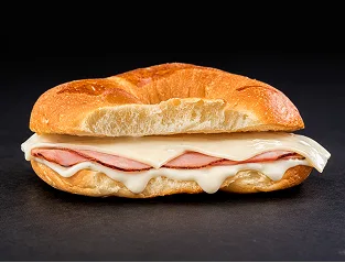 Croissant de jamón y queso
